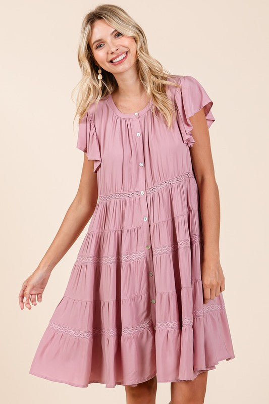 Robe superposée boutonnée à volants et détails en dentelle pour femme – Design romantique, vaporeux, délicat, féminin et élégant