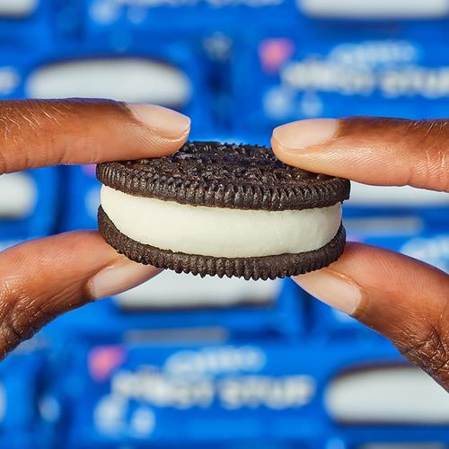 Biscuits Sandwich Oreo Mega Stuf au Chocolat, Format Familial, 499 g