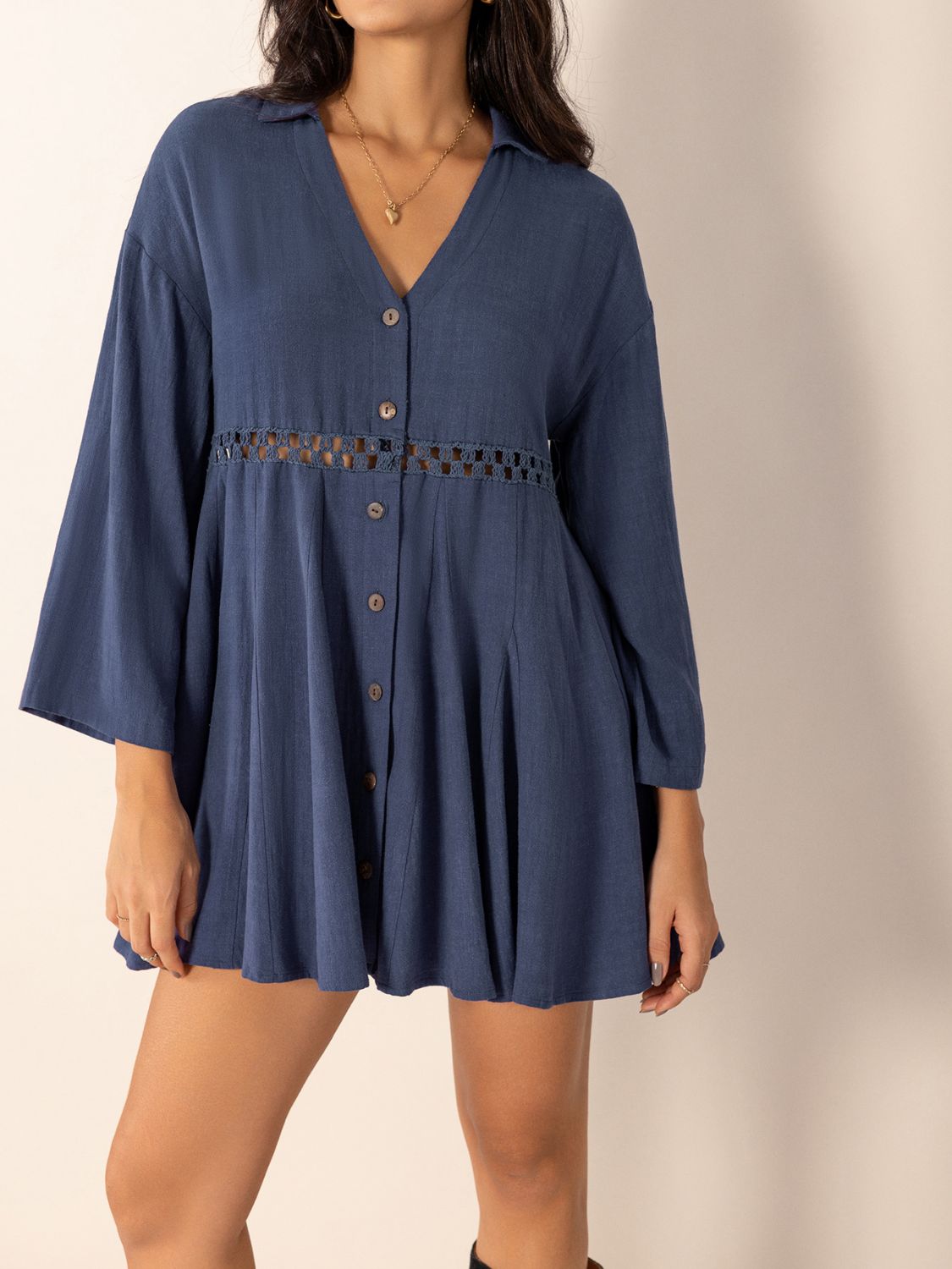 Robe mini bleu poudré à manches longues, élégante, avec découpes et boutons, légère, pour femme
