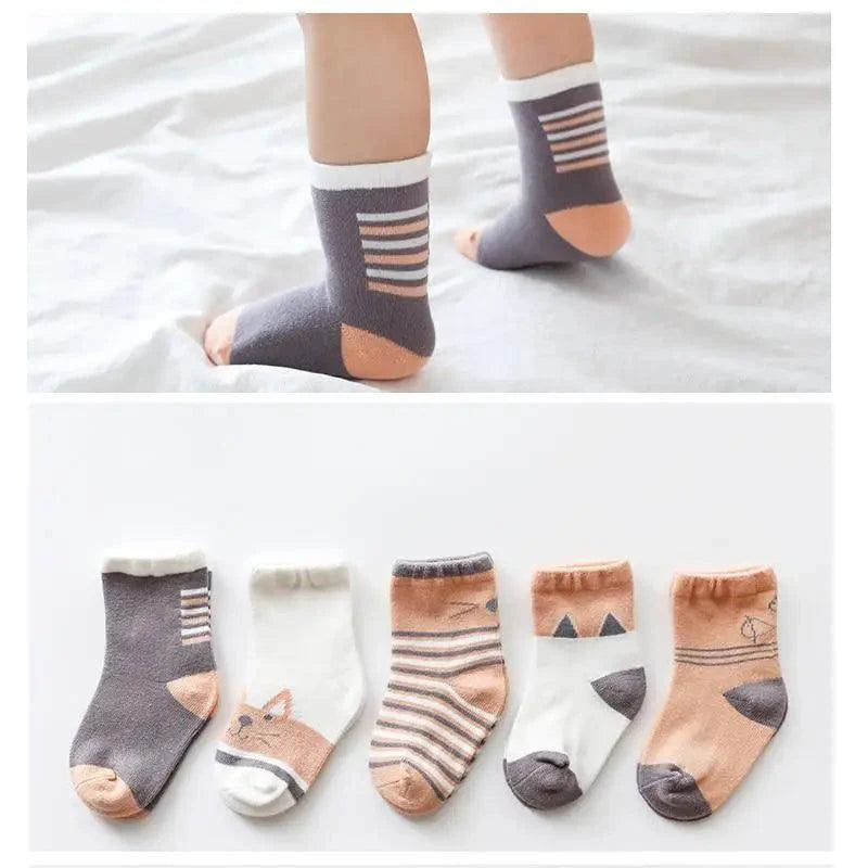 Chaussettes d'automne en coton à motif de dessins animés pour bébés filles, nouveau-nés et tout-petits, style unique, matière douce, couleurs mignonnes