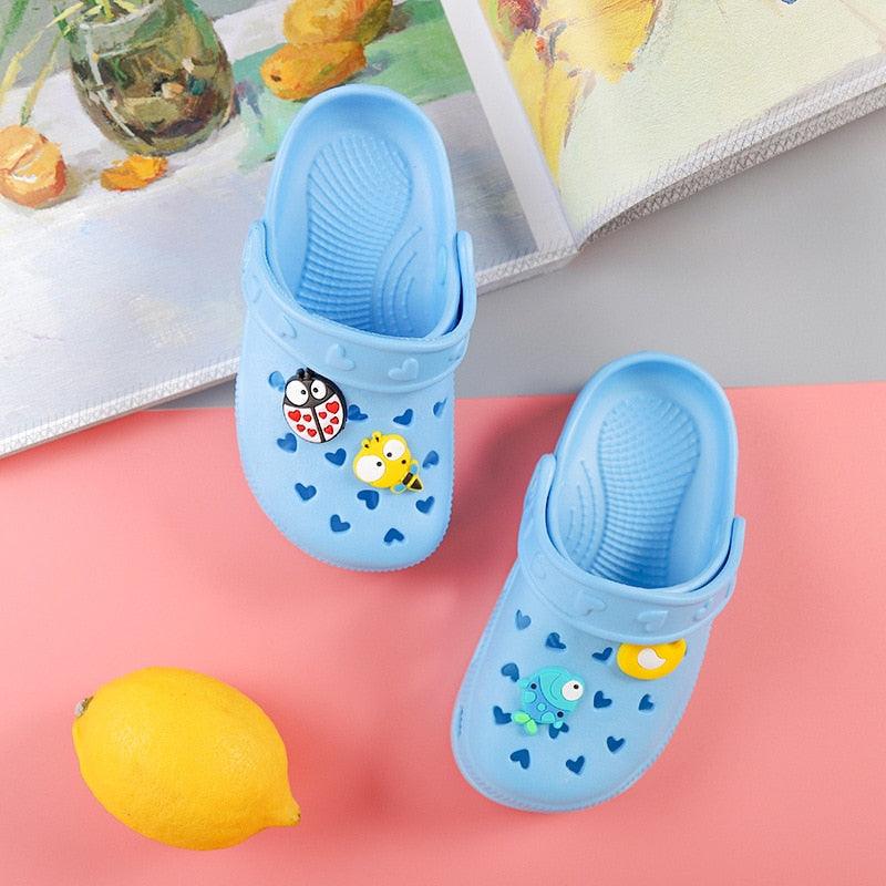 Chaussures d'été bébé Trous antidérapantes pour enfants Sandales de plage Clogs pour garçons et filles Respirantes antidérapantes Crocs Enfants Haute élasticité Sandales enfants Intérieur Extérieur Imperméables Sandales de plage