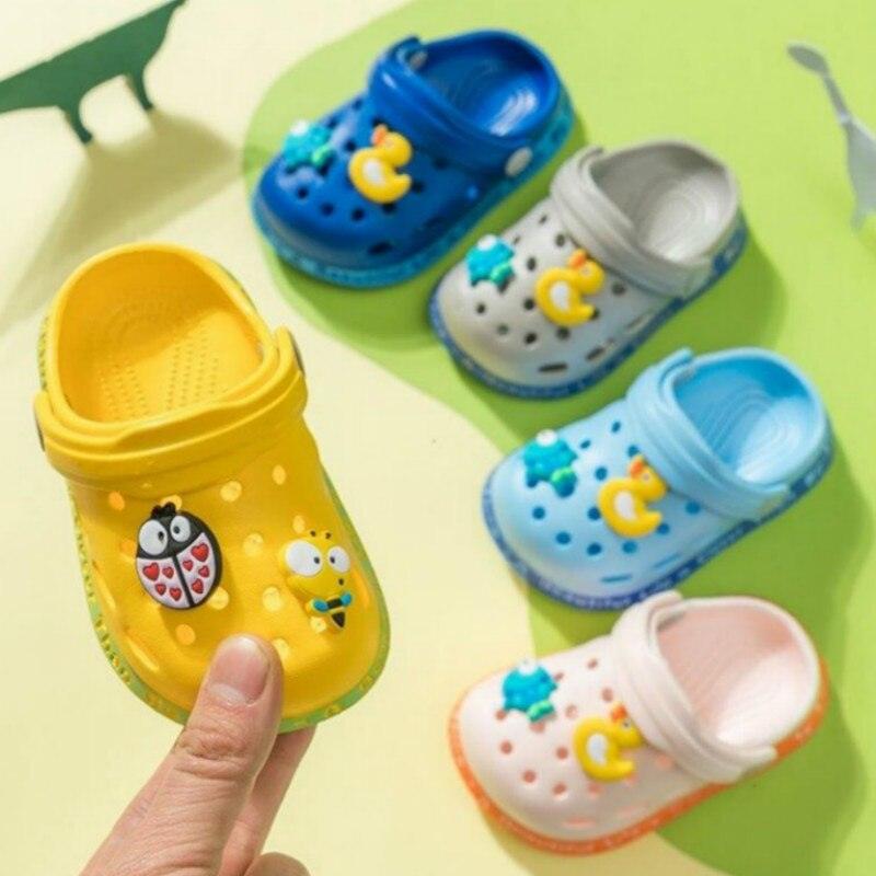 Chaussures d'été bébé Trous antidérapantes pour enfants Sandales de plage Clogs pour garçons et filles Respirantes antidérapantes Crocs Enfants Haute élasticité Sandales enfants Intérieur Extérieur Imperméables Sandales de plage