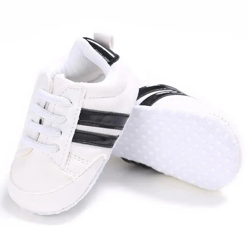 Chaussures Bébé Classiques Sport Semelle Souple Cuir PU Multi-Couleur Chaussons Bébé Mocassins Baskets Décontractées
