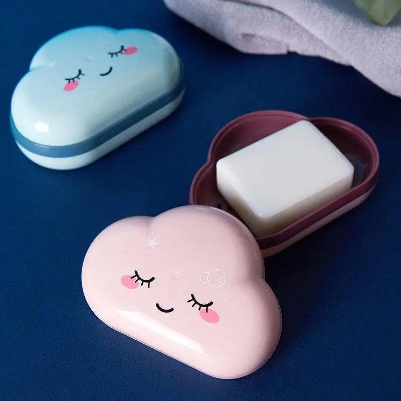 Boîte à savon de salle de bain Mignon nuages de dessins animés Porte-savon Maison Douche Voyage Conteneur Porte-savon Égouttoir Boîte Accessoires de salle de bain Porte-savon avec égouttoir Économiseur de savon Nettoyage facile Séchage Arrêt Savon