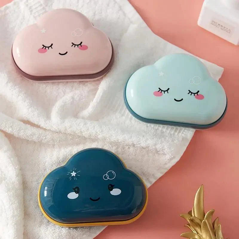 Boîte à savon de salle de bain Mignon nuages de dessins animés Porte-savon Maison Douche Voyage Conteneur Porte-savon Égouttoir Boîte Accessoires de salle de bain Porte-savon avec égouttoir Économiseur de savon Nettoyage facile Séchage Arrêt Savon