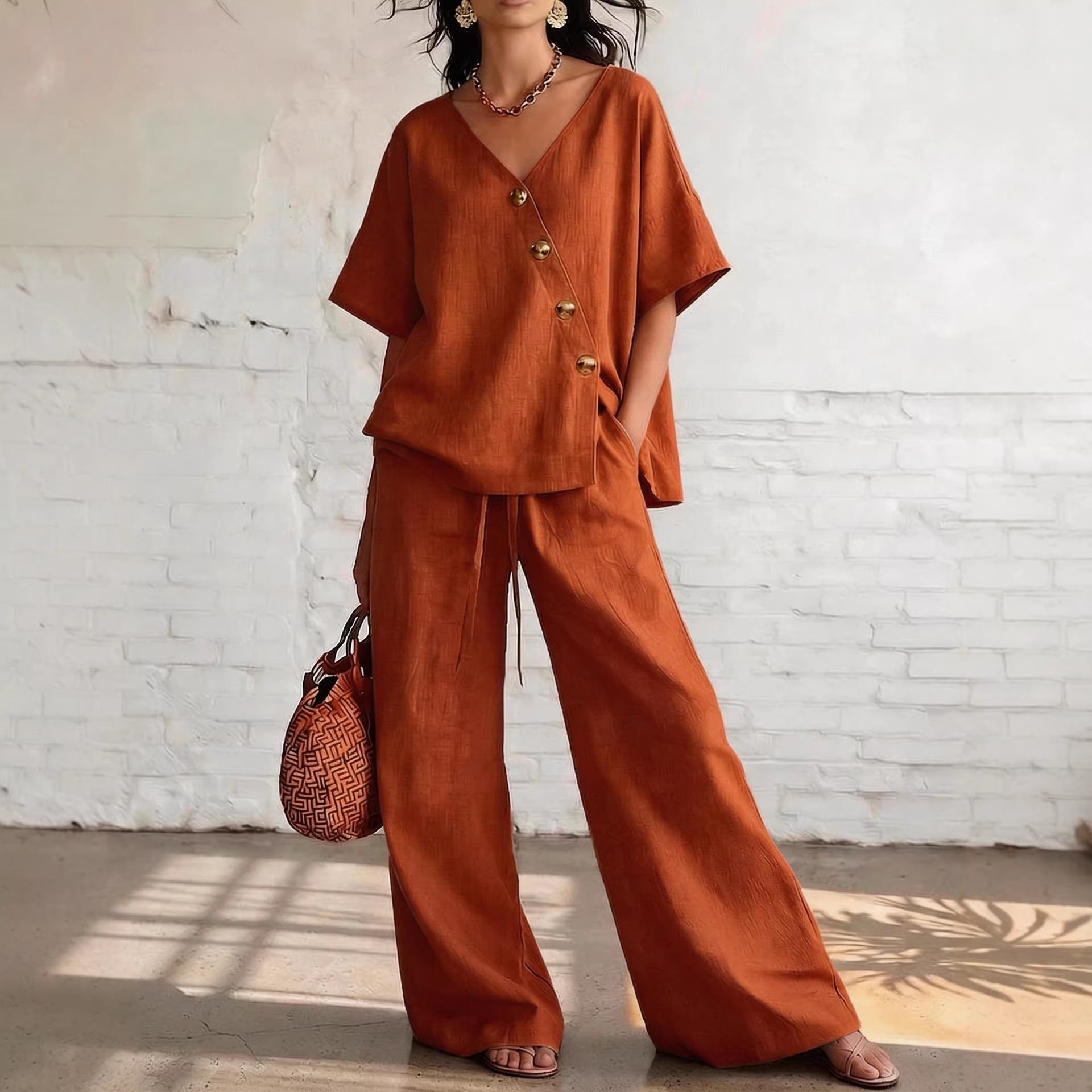 Ensemble décontracté pour femme : Haut en coton et lin à col en V et pantalon large.