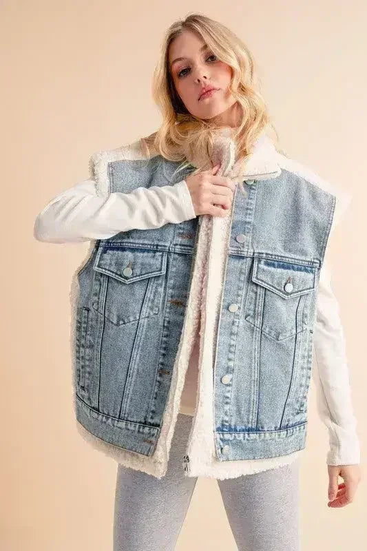 Gilet en jean à patch Sherpa Aemi + Co style deux pièces