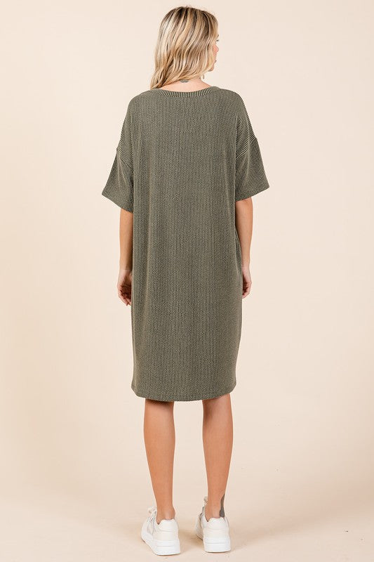 Robe T-shirt à Manches Courtes en Tricot Côtelé Urban pour Femme – Confortable, Tendance, Chic et Polyvalente pour les Occasions Décontractées