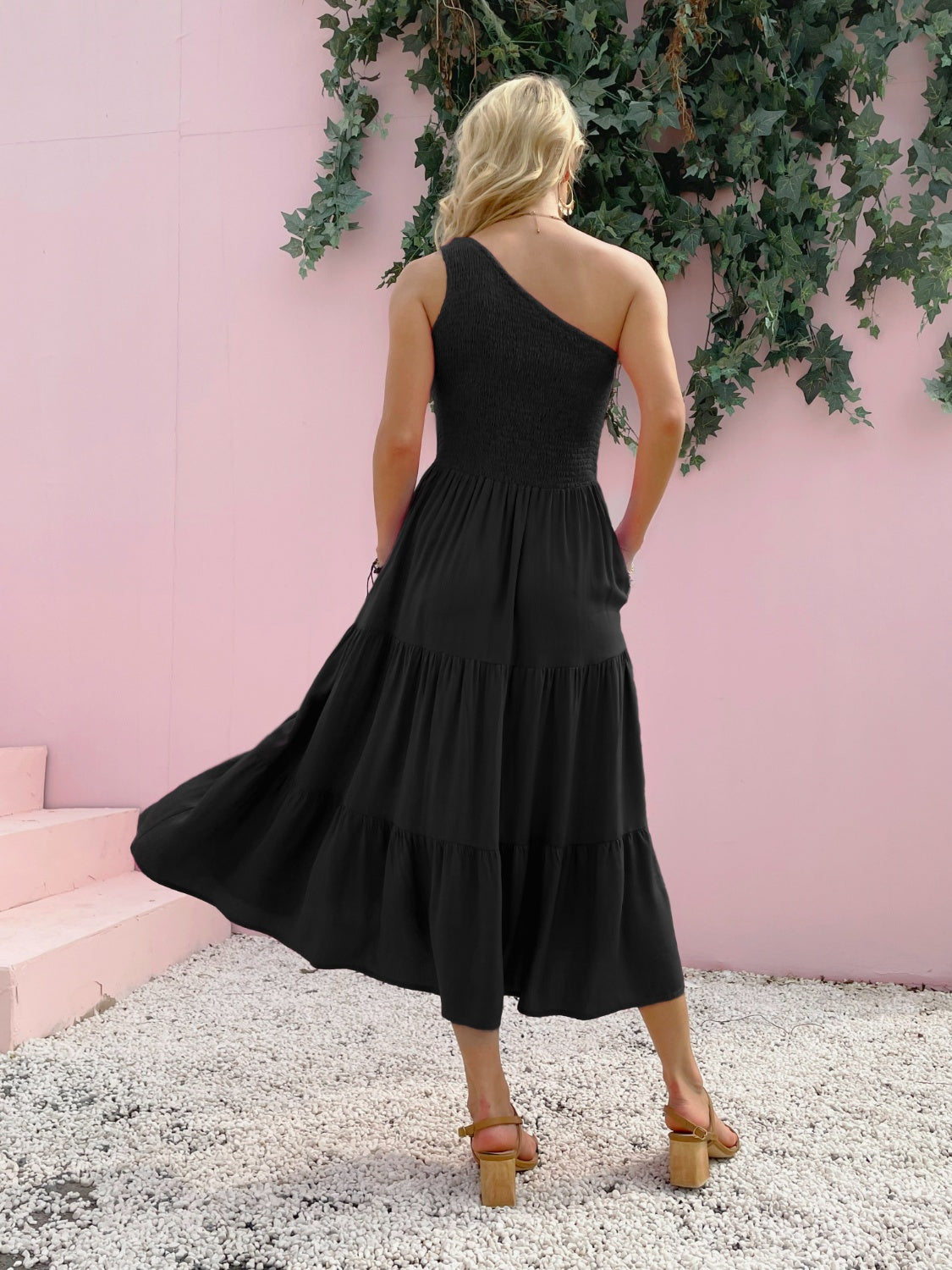 Robe Longue d'Été Sans Manches à Épaule Dénudée et Smocks Élégante et Confortable Robe Légère