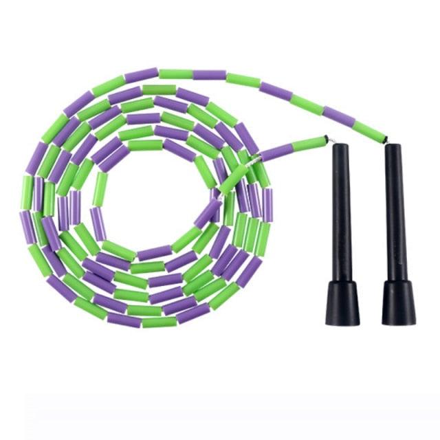 Corde à sauter perlée simple de base pour enfants, corde à sauter pour l'exercice, sports, activités de plein air, corde à sauter perlée douce pour enfants et adultes, corde à sauter segmentée en plastique