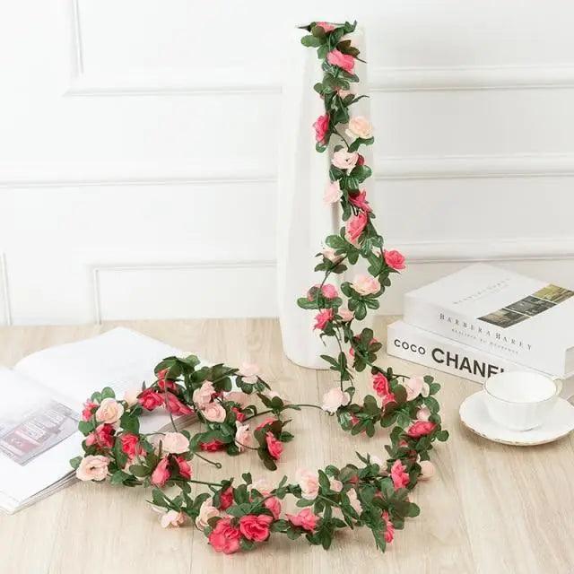 Guirlande de roses artificielles de 250 cm magnifiquement conçue pour Noël, mariage, décoration de maison, de chambre, de printemps, d'automne, d'arche de jardin, fausse plante de vigne