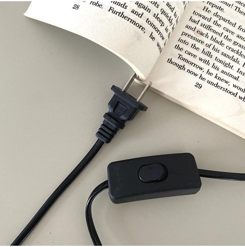 Lampe de chevet de chambre à coucher Doré Moderne Simple Modèle Décoration de chambre Lampes de table Chambre d'étudiant Lampe de bureau LED E27 Luminaires de table Lampes d'étude mignonnes pour la décoration de chambre à coucher