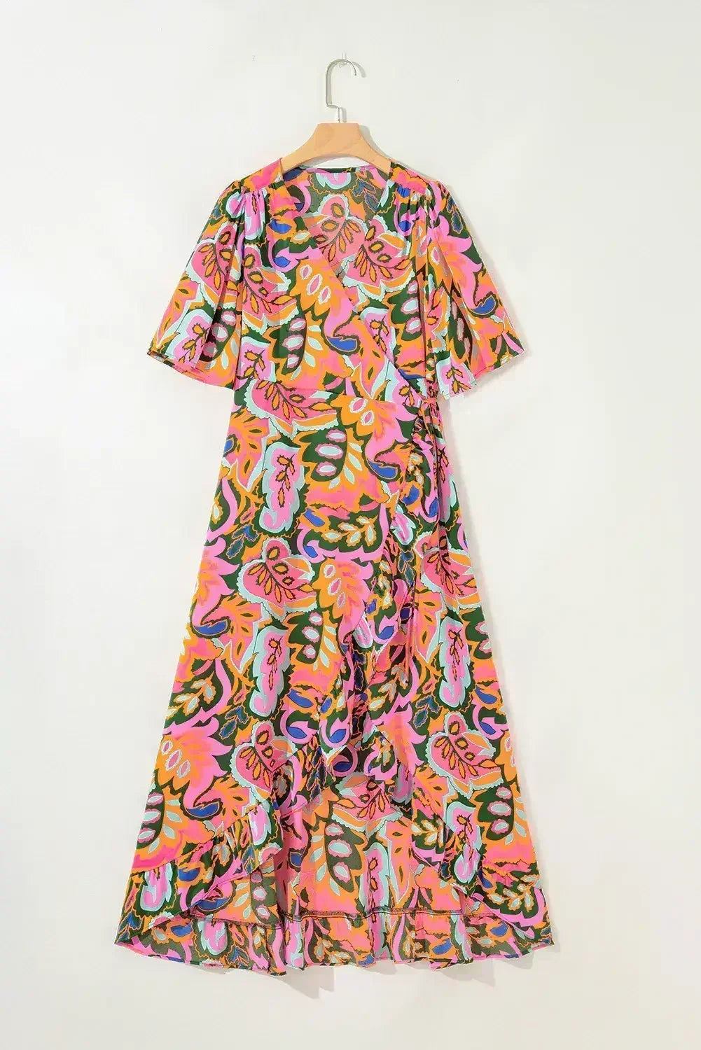 Robe longue cache-cœur à volants et imprimé plantes tropicales roses