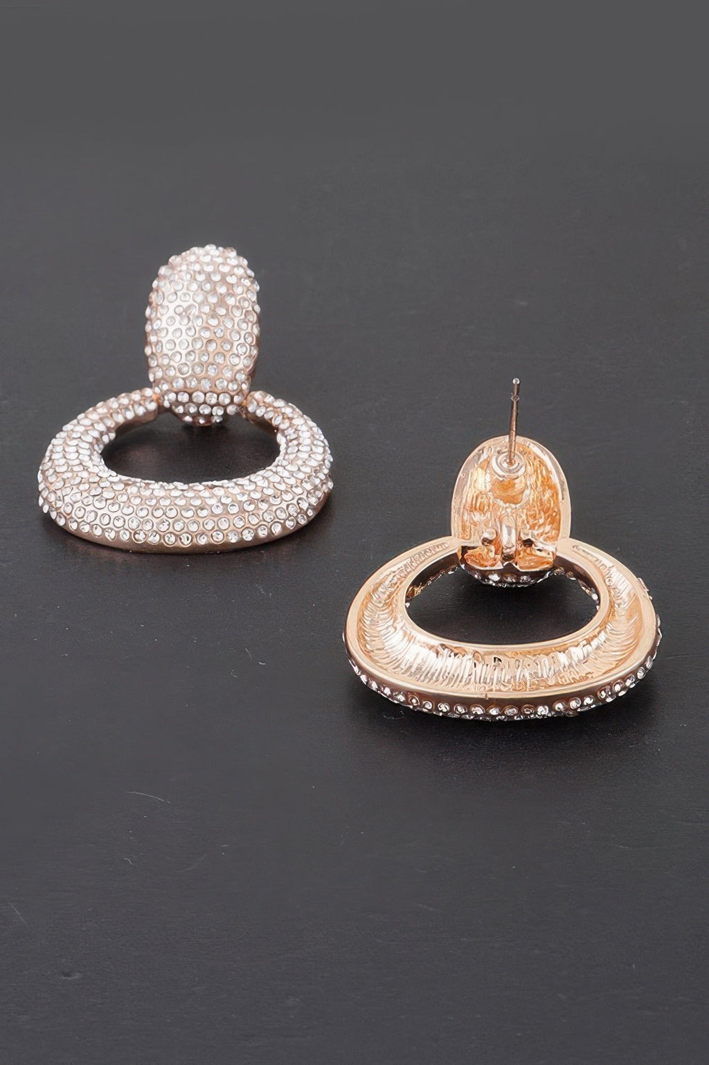 Boucles d'oreilles créoles pendantes ornées de pierres