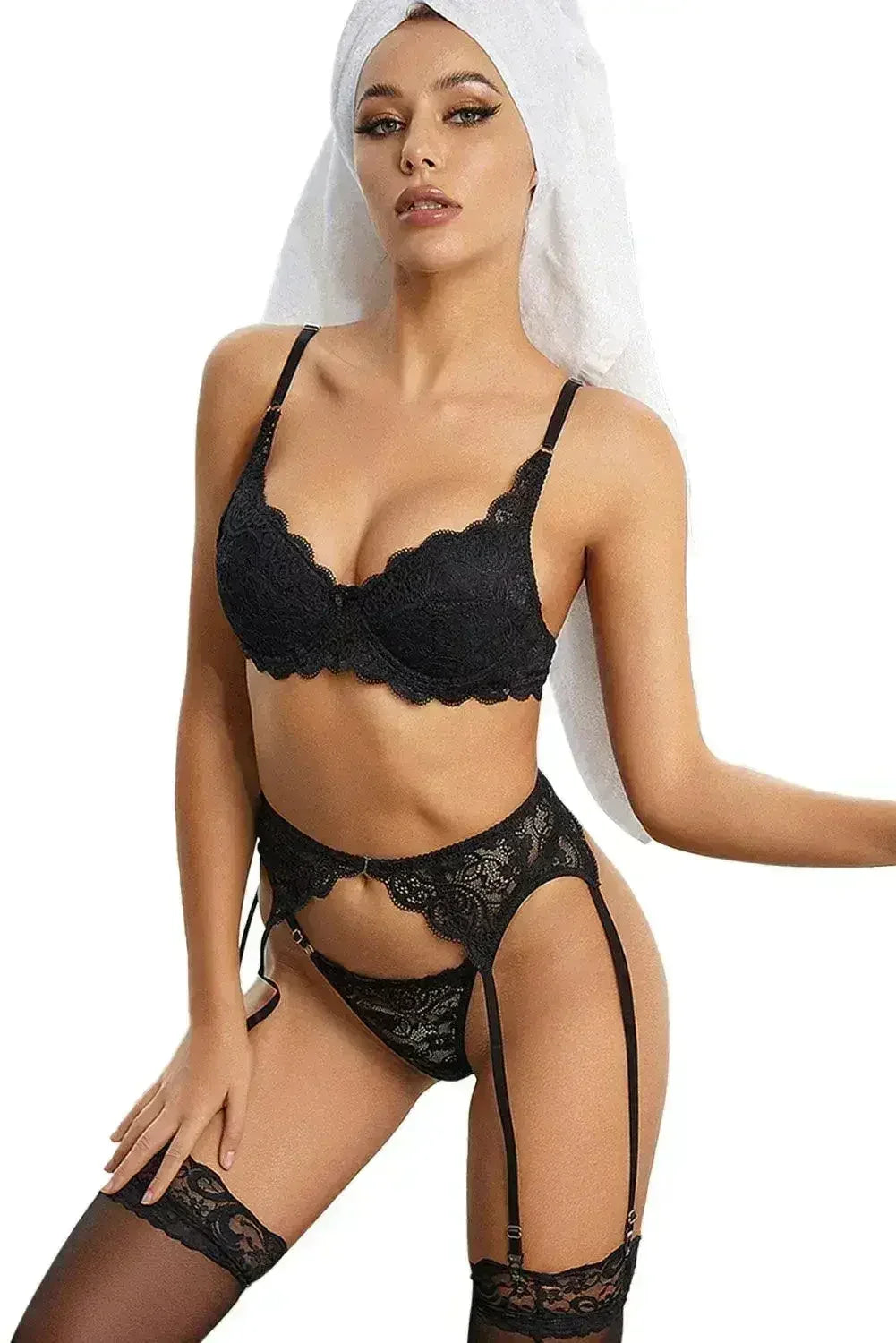 Ensemble de lingerie bralette en dentelle florale avec porte-jarretelles