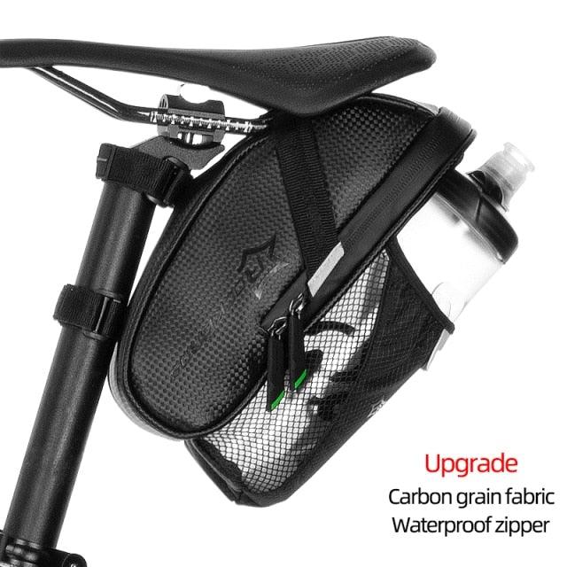 Sac de vélo déperlant, durable, réfléchissant, pour vélo de route avec poche pour bouteille d'eau de 1,5 L, accessoires pour sacoche de vélo, sacoche de selle de vélo avec porte-bidon, sacoche de vélo sous selle étanche pour vélo de route