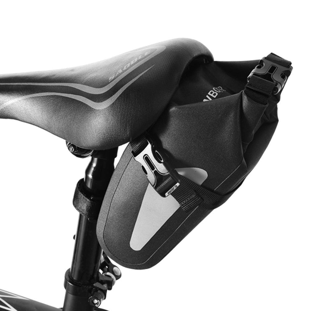 Sac de Vélo Imperméable Grande Capacité Sacoche de Vélo Pliable pour Vélo de Route Sac de Rangement Arrière pour Vélo Sac de Selle Imperméable Roulable Sac Arrière pour Vélo Noir 13L