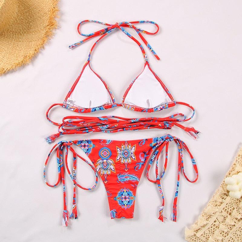 Maillot de bain deux pièces triangle réglable à dos nu croisé, avec lacets et liens, pour femme. Bas de maillot de bain brésilien string. Maillot de bain femme ajouré de qualité, plissé. Ensemble bikini femme réversible.
