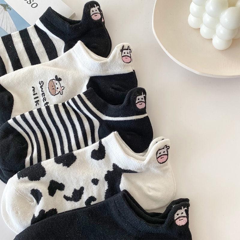 Chaussettes de cheville en coton noir et blanc brodées pour femme, motif vache de dessin animé, style marée, bouche peu profonde, mode mignonne, chaussettes de bateau unisexe pour hommes et femmes