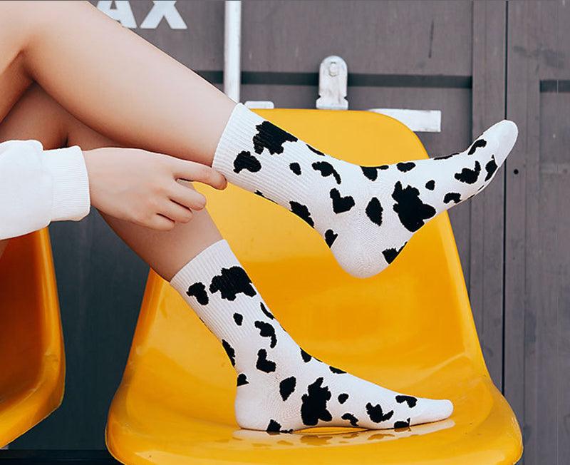 Chaussettes de cheville en coton noir et blanc brodées pour femme, motif vache de dessin animé, style marée, bouche peu profonde, mode mignonne, chaussettes de bateau unisexe pour hommes et femmes