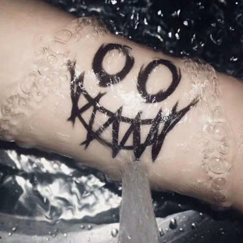 Tatouage temporaire de clown noir, autocollant de corps, bras, taille, faux tatouages imperméables, petit design élégant pour hommes et femmes