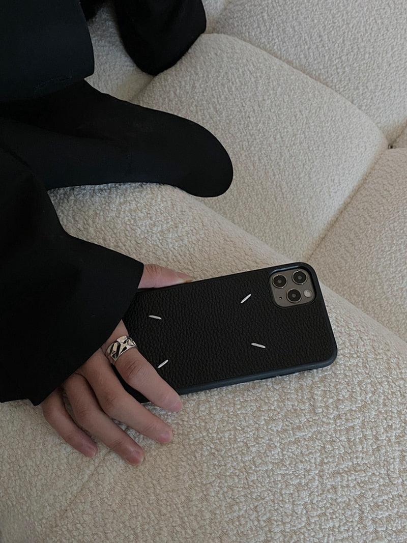 Étui de téléphone en cuir noir de luxe pour iPhone 13 12 14 Pro Max 7 8 Plus X XS XR 11 SE 2 Housse arrière classique en cuir Housse latérale arrière en cuir pour iPhone Design simple et élégant Étui noir pour smartphone