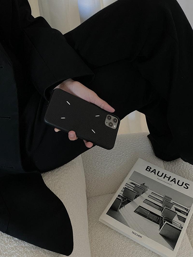 Étui de téléphone en cuir noir de luxe pour iPhone 13 12 14 Pro Max 7 8 Plus X XS XR 11 SE 2 Housse arrière classique en cuir Housse latérale arrière en cuir pour iPhone Design simple et élégant Étui noir pour smartphone