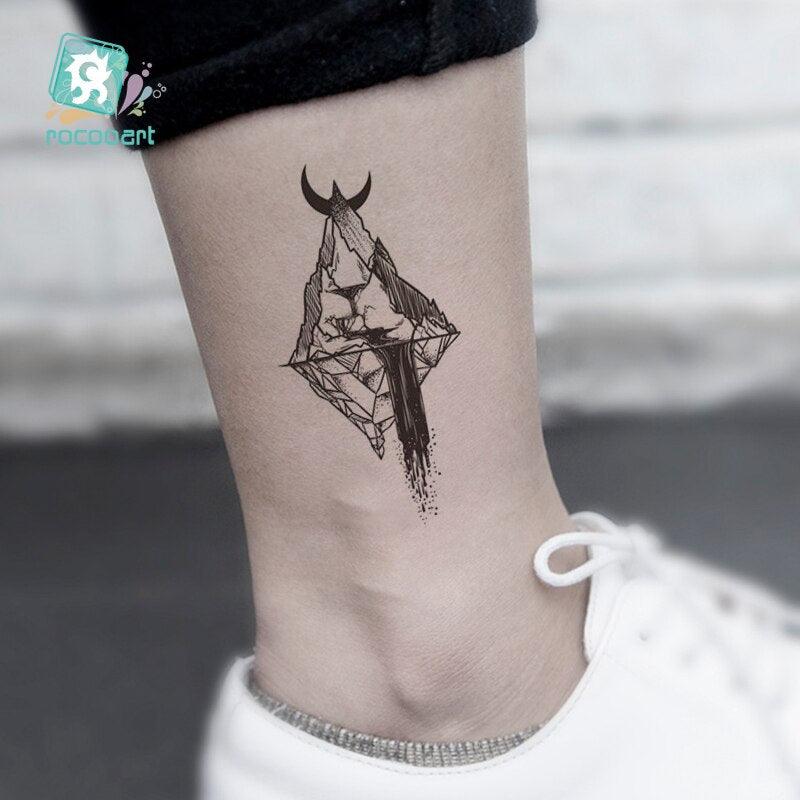 Autocollant de tatouage temporaire noir imperméable Montagnes Arbre Décoration corporelle Design élégant et stylé