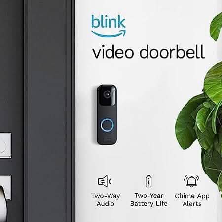 Blink Video Doorbell + 1 caméra de sécurité intelligente Outdoor 4 (4ème génération) avec module de synchronisation 2 (reconditionné)