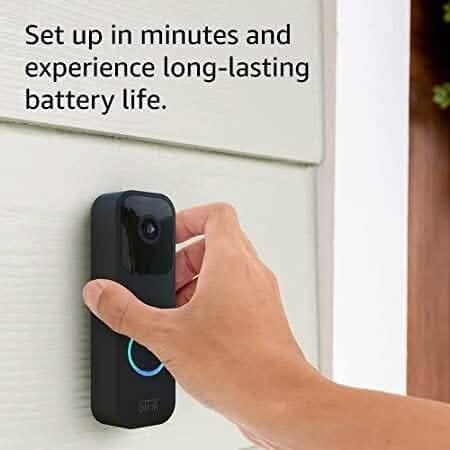 Blink Video Doorbell + 1 caméra de sécurité intelligente Outdoor 4 (4ème génération) avec module de synchronisation 2 (reconditionné)
