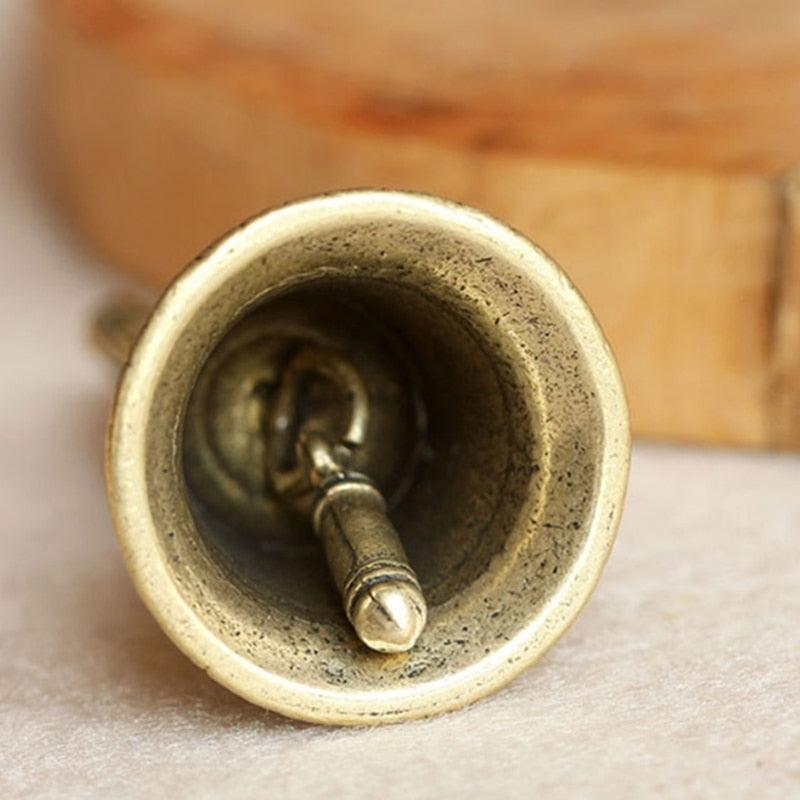 Cloche éolienne en laiton faite à la main, moulée sous pression, porte-clés magique, bouton de voiture, ornement suspendu, clochette tibétaine en bronze, cadeau créatif, pendentif de décoration d'intérieur, le meilleur cadeau d'anniversaire