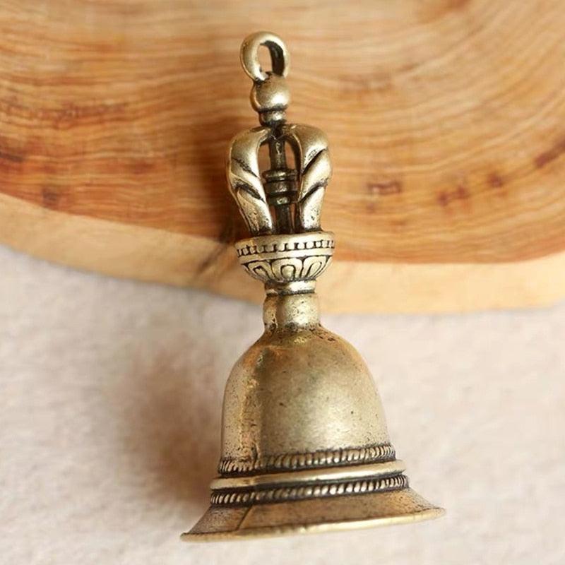 Cloche éolienne en laiton faite à la main, moulée sous pression, porte-clés magique, bouton de voiture, ornement suspendu, clochette tibétaine en bronze, cadeau créatif, pendentif de décoration d'intérieur, le meilleur cadeau d'anniversaire