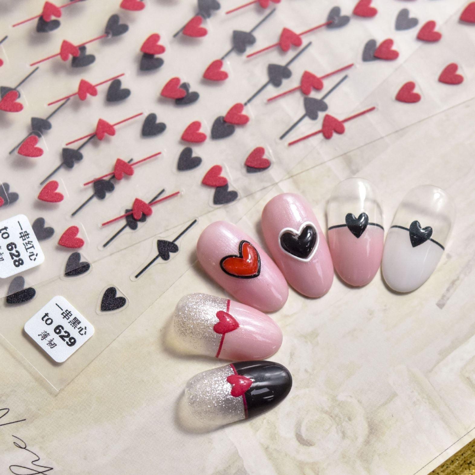 Bubble Mignon Coeurs Noirs Rouges Autocollants Ongles Décorations Nail Art Décalcomanies Design Auto-Adhésif Décoration 3D Vague pour Femmes Filles Ruban Adhésif Bandes Nail Art Autocollants