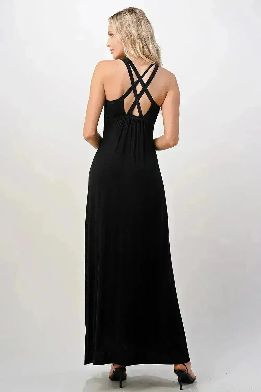 Robe longue décolleté en V et fines bretelles croisées Fluide - Femstylo