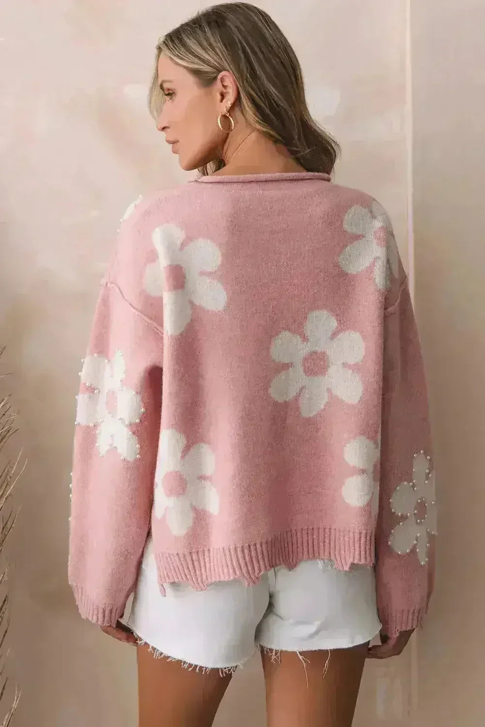 Pull à détails fleuris et perles - Design fendu roulé | Femstylo