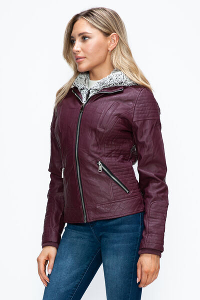 Veste double fermeture éclair superposée chaude, élégante pour femme avec capuche douillette en fausse fourrure, chic et confortable.