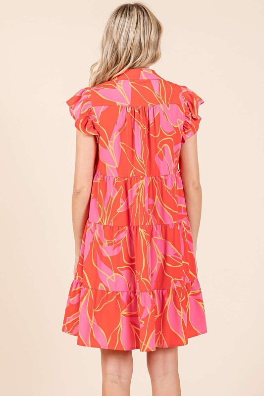 Robe trapèze courte à imprimé feuilles et volants aux manches pour l'été – Une robe légère, ludique et féminine avec des détails superposés