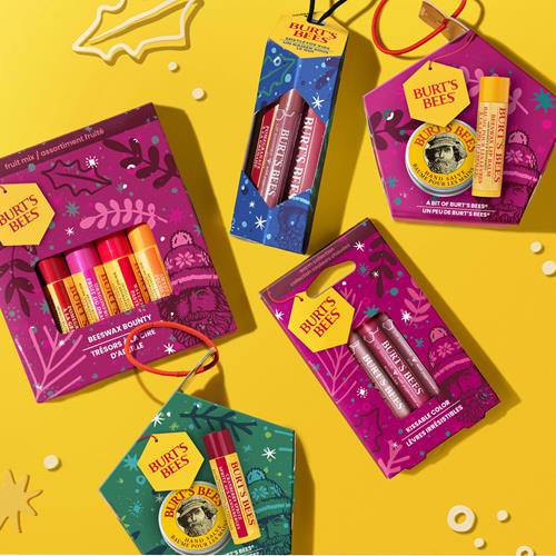 Baume à lèvres Burts Bees, coffret cadeau assorti de 4 baumes fruités à la cire d'abeille, idéal pour paniers cadeaux, 0,15 oz.