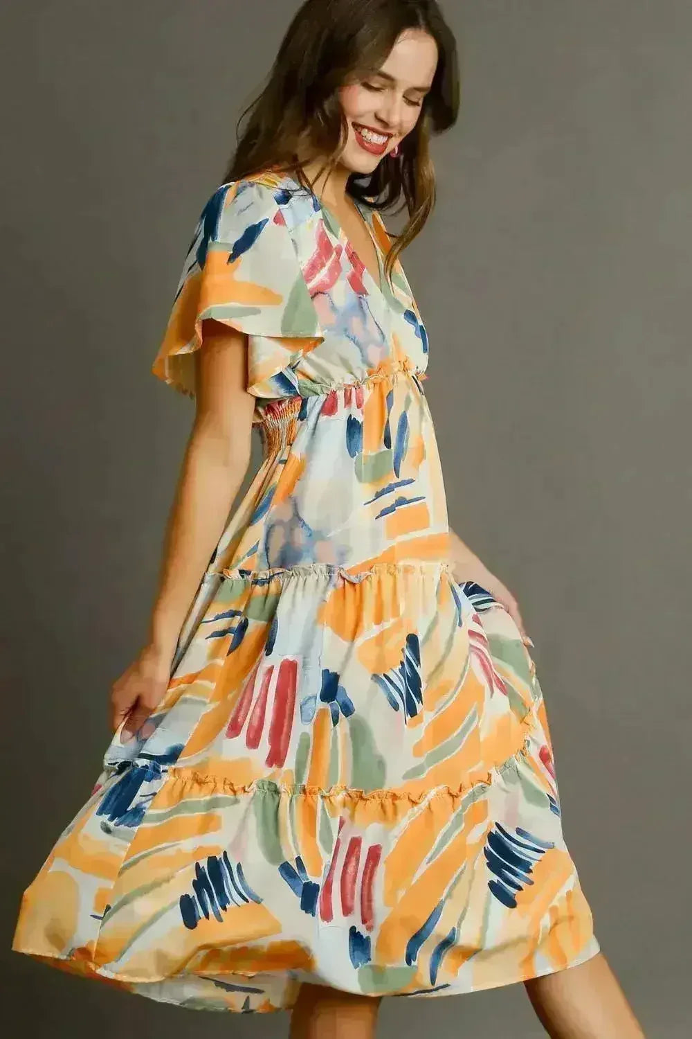 Robe mi-longue Umgee à imprimé abstrait – Manches volantées et volants étagés