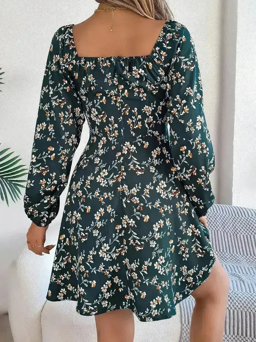 Mini-robe à manches ballon et encolure cœur imprimée