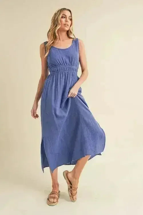 Robe débardeur sans manches à encolure ronde et fentes latérales Aemi + Co