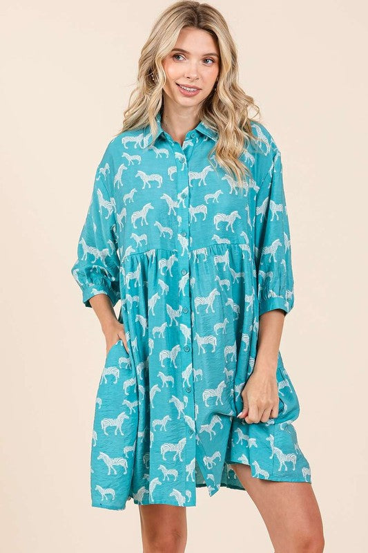Mini-robe chemise boutonnée imprimé zèbre pour femme – Audacieuse et tendance avec détails à volants