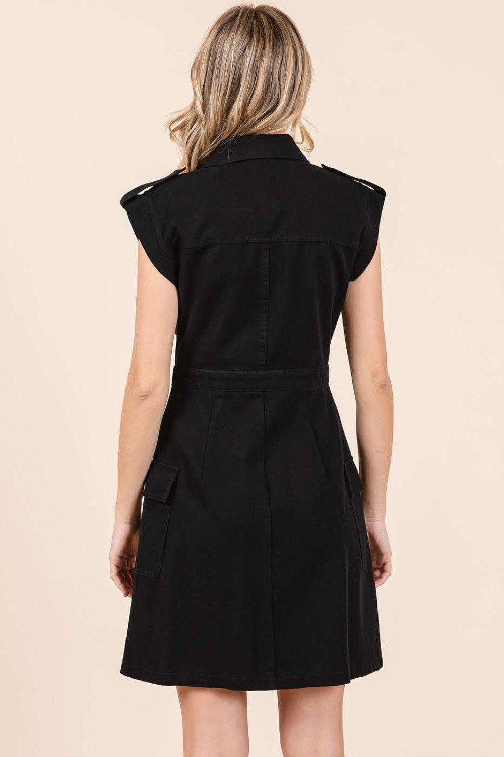 Mini-robe à demi-boutons et poches cargo pour femme – Robe mini décontractée, robe boutonnée, robe à poches, robe polyvalente, mini-robe tendance