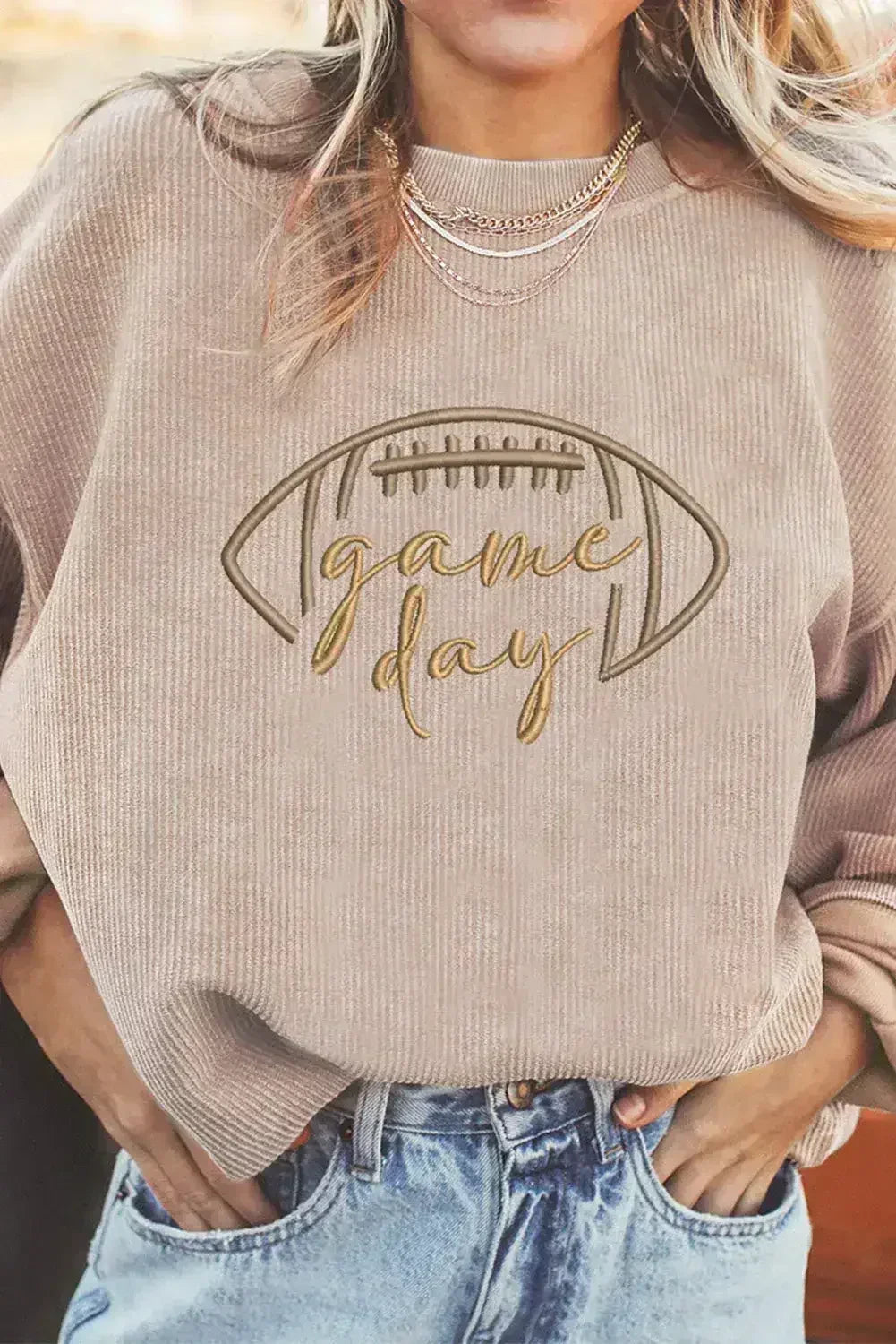 Sweat-shirt graphique de football abricot – Épaules tombantes et style jour de match | Femstylo