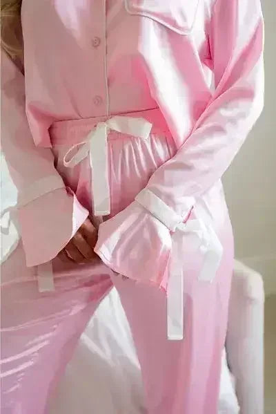 Ensemble de survêtement avec haut à col et manches longues et pantalon