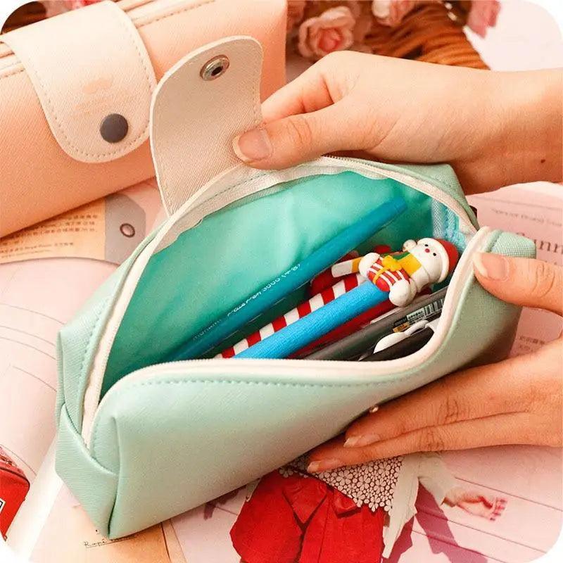 Trousse à Crayons en Cuir PU à Boutons Métalliques au Design Unique et aux Couleurs Sucrées pour Filles, Jolie Pochette à Crayons pour Garçons Étudiants