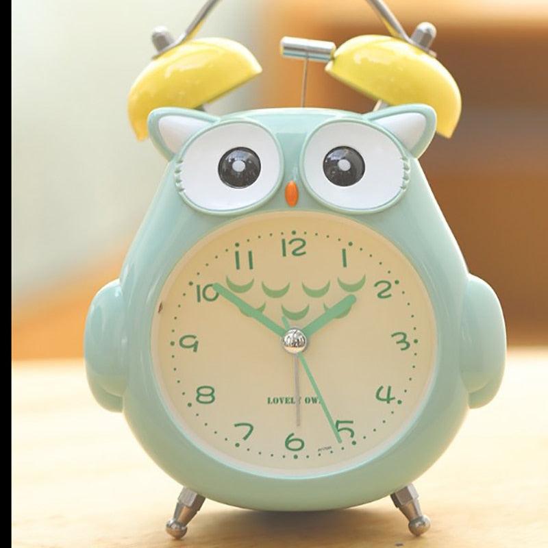 Réveil de table hibou de dessin animé silencieux, petite horloge de bureau analogique silencieuse avec veilleuse, fonctionnant sur piles pour salon, chambre, cuisine, bureau à domicile, jolie cloche, réveil à quartz en métal pour chambre avec veilleuse