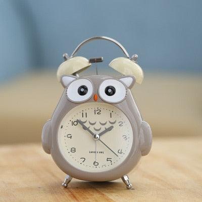 Réveil de table hibou de dessin animé silencieux, petite horloge de bureau analogique silencieuse avec veilleuse, fonctionnant sur piles pour salon, chambre, cuisine, bureau à domicile, jolie cloche, réveil à quartz en métal pour chambre avec veilleuse