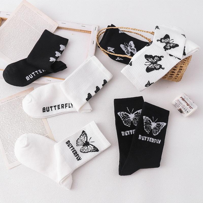 Chaussettes de dessin animé mignon nœud imprimé blanc noir calcetines Chaussettes fantaisie pour femme Ras du cou Amusantes Originales mode automne Chaussettes habillées en coton décontractées
