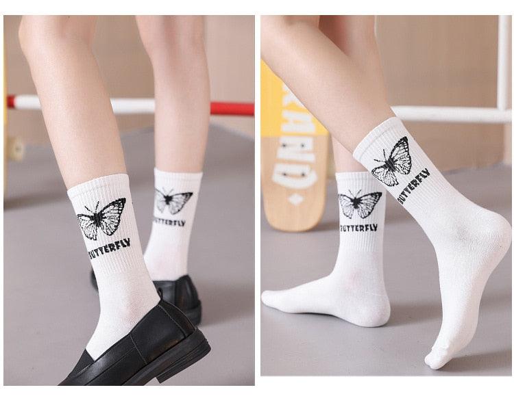 Chaussettes de dessin animé mignon nœud imprimé blanc noir calcetines Chaussettes fantaisie pour femme Ras du cou Amusantes Originales mode automne Chaussettes habillées en coton décontractées